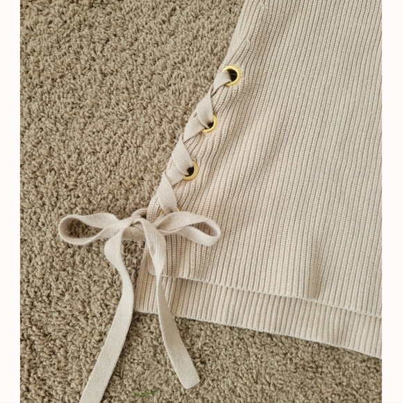 Michael Kors Cream Beige Side Lace Sleeveless Sweater. Size Large. - Picture 9 of 11